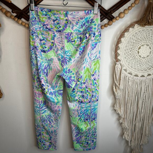 Lilly Pulitzer Luxletic Weekender Shell of a Party High Rise Crop Leggings - Picture 4 of 5